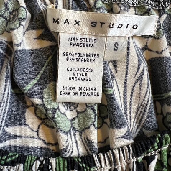 Max Studio Green & Black Floral Short Sleeve Midi Dress – Off-Shoulder Option - Picture 3 of 7